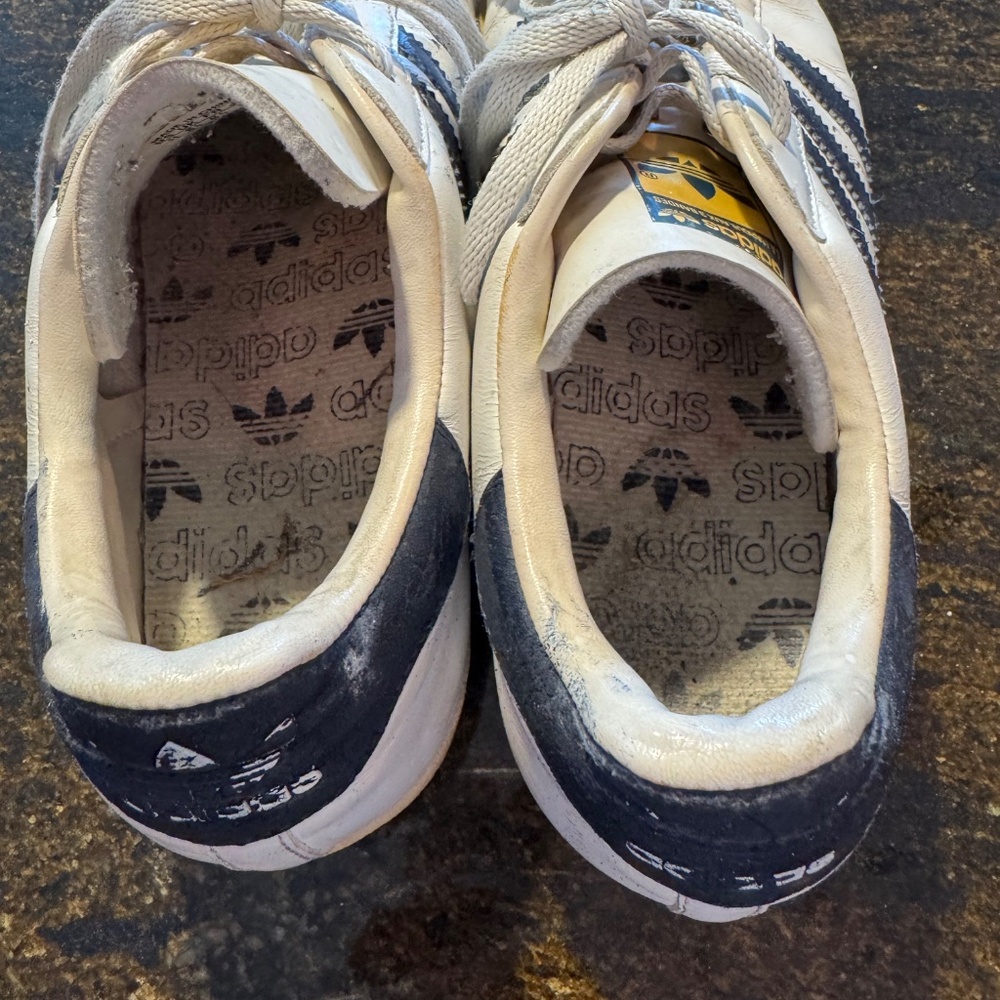 Men’s Adidas Sneakers - Picture 3 of 4